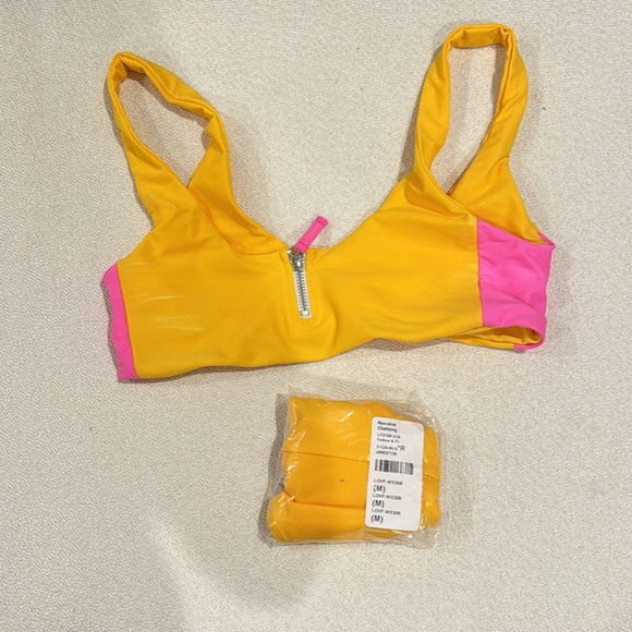 Lovers & Friends NEW Bikini Set - Picture 5 of 7